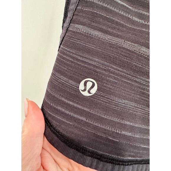 Lululemon Lined Athletic Shorts Size 4 - Picture 4 of 4